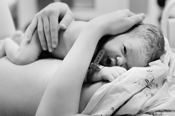 Skin-to-skin contact helps to naturally treat postpartum depression
